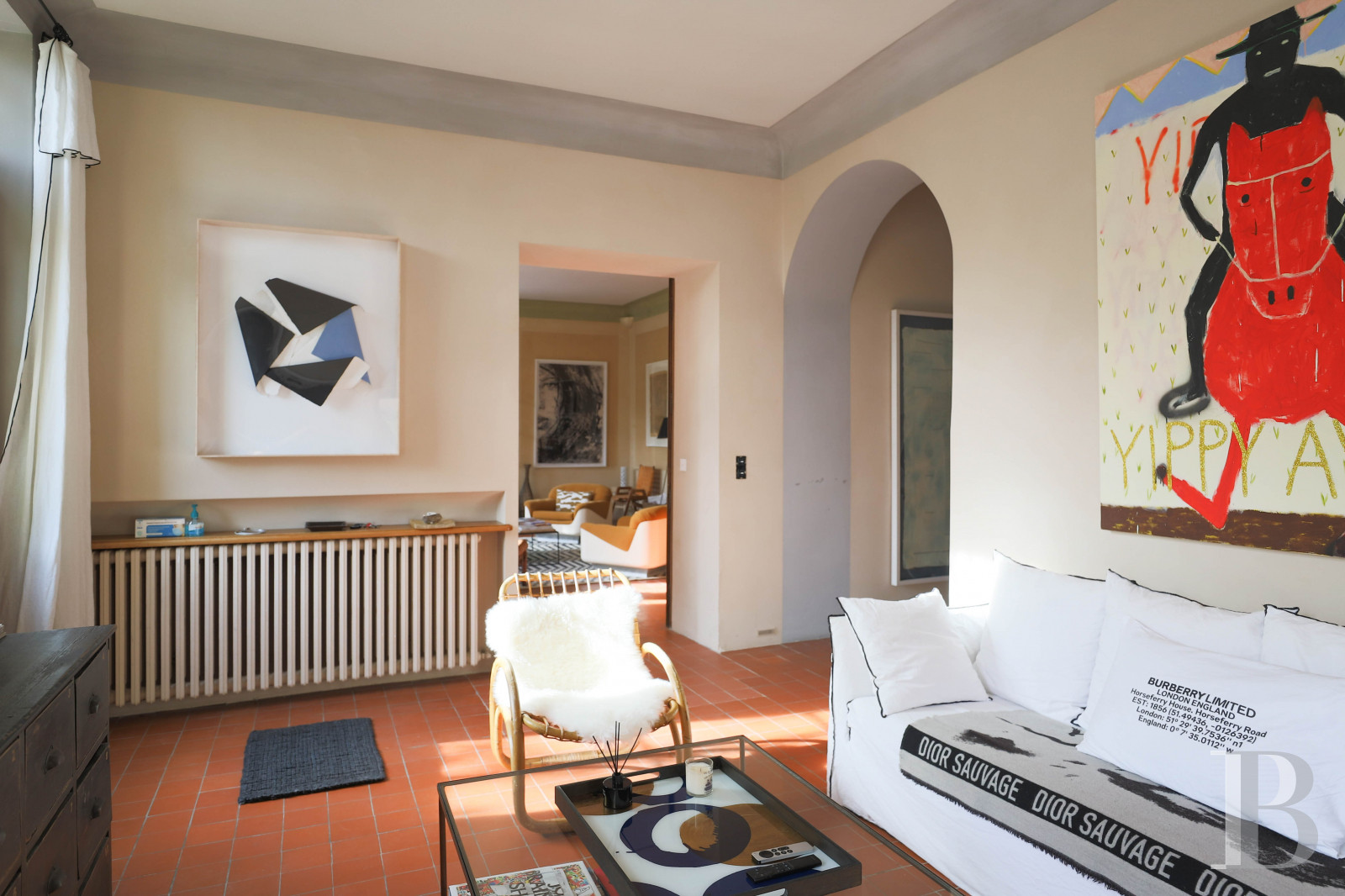 Dans les Alpes-de-Haute-Provence, au sud de Forcalquier, une maison de village traditionnelle et audacieuse - photo  n°18